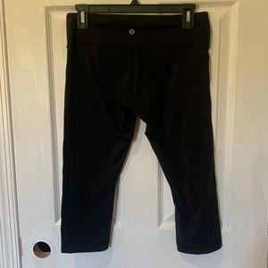 Lululemon Athletica Black crop leggings
